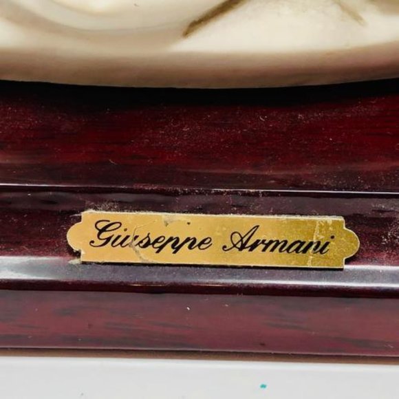 GIUSEPPE ARMANI "IL TELEFONO" PORCELAIN FIGURINE - Picture 5 of 8